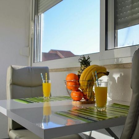Mihaela Studio Apartmans 150M Near The Beach Kastela Exterior photo