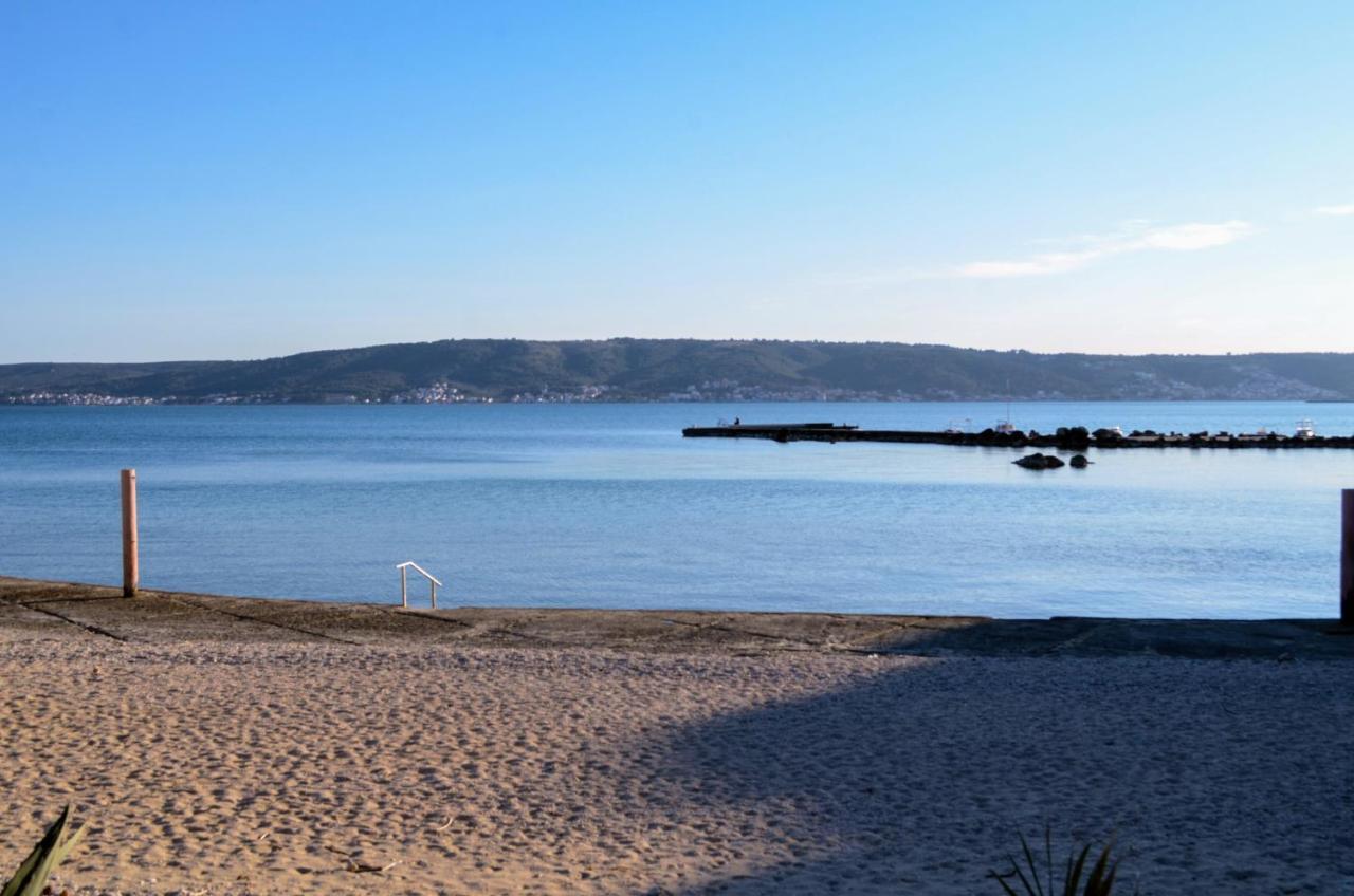 Mihaela Studio Apartmans 150M Near The Beach Kastela Exterior photo