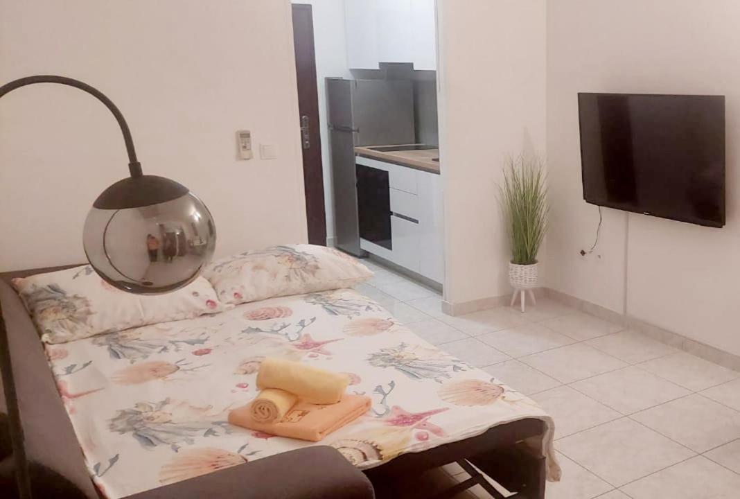Mihaela Studio Apartmans 150M Near The Beach Kastela Exterior photo
