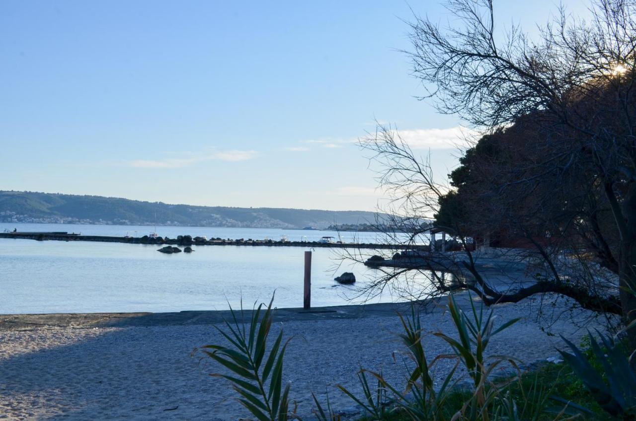 Mihaela Studio Apartmans 150M Near The Beach Kastela Exterior photo