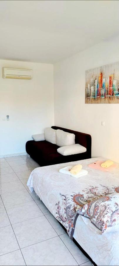 Mihaela Studio Apartmans 150M Near The Beach Kastela Exterior photo