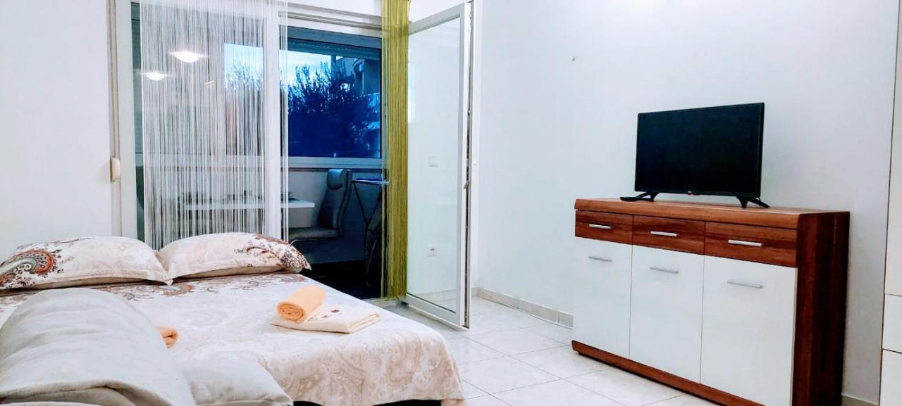 Mihaela Studio Apartmans 150M Near The Beach Kastela Exterior photo