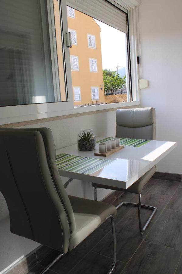 Mihaela Studio Apartmans 150M Near The Beach Kastela Exterior photo