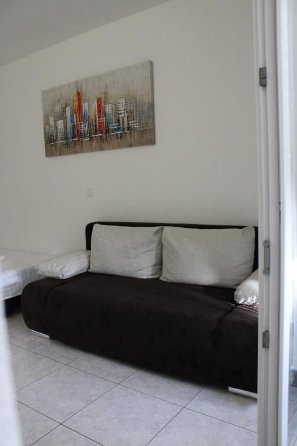 Mihaela Studio Apartmans 150M Near The Beach Kastela Exterior photo