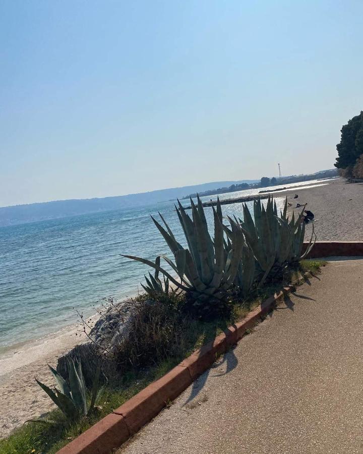 Mihaela Studio Apartmans 150M Near The Beach Kastela Exterior photo