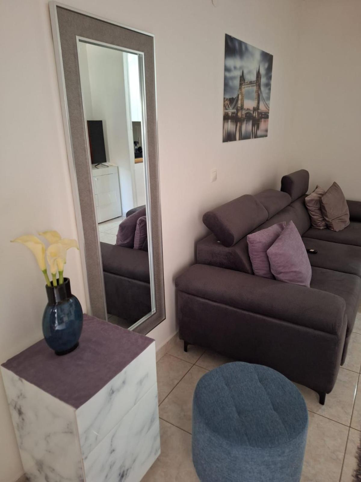 Mihaela Studio Apartmans 150M Near The Beach Kastela Exterior photo